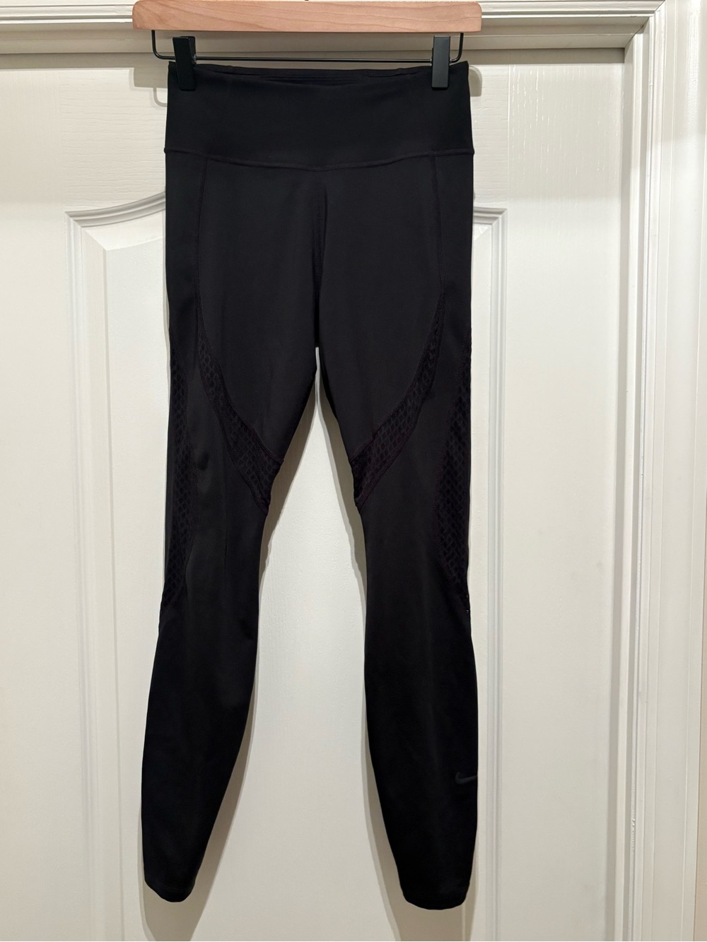 Women’s Nike Dri-fit black active pants w/mesh cut outs size S